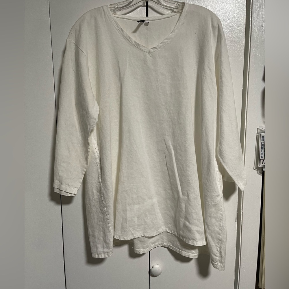Jewel Toffier Women's White Linen V-Neck Tunic 3/4 Sleeves